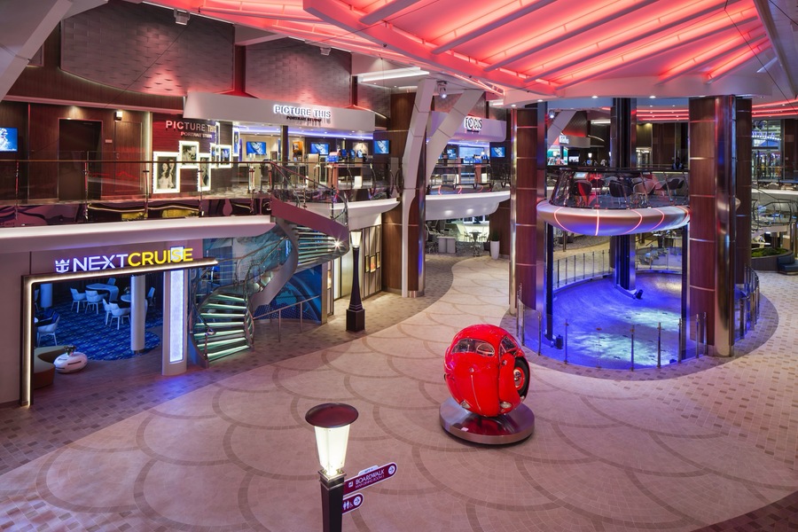 Royal Caribbean International, Symphony of the Seas, Rising Tide Bar 2.jpg